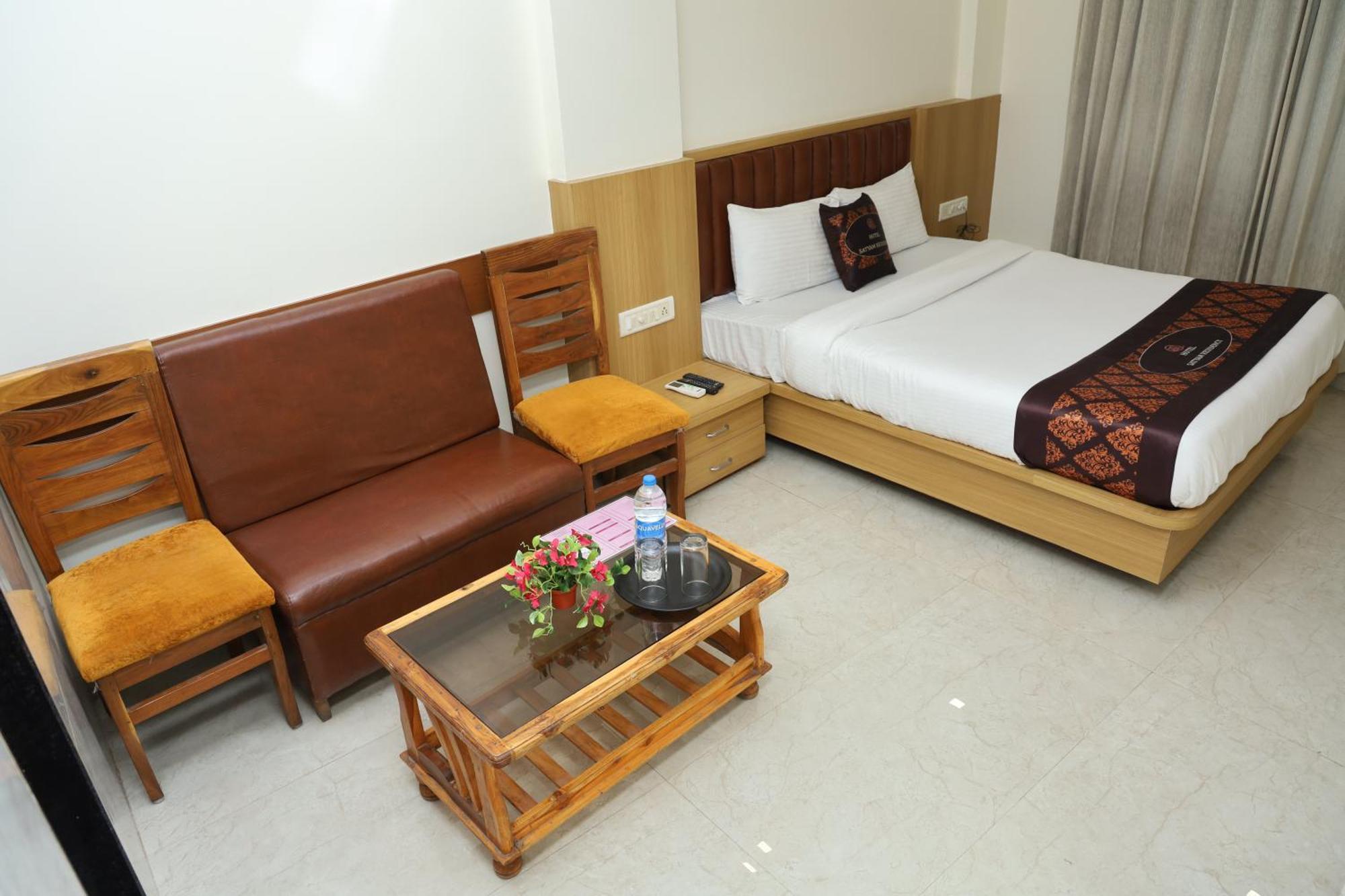 Hotel Satyam Residency Navi Mumbai Exterior foto
